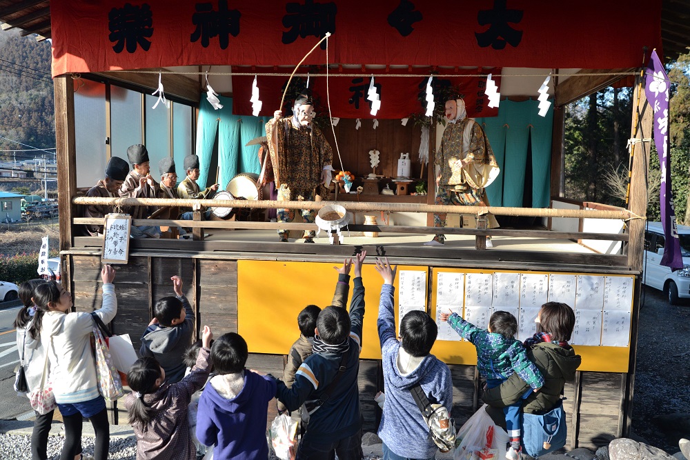 岩田神楽（釣り込み）のサムネイル画像